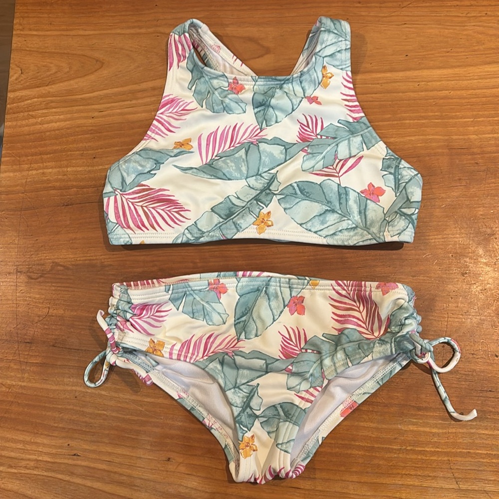 🆕 Bathing Suit Bundle - Picture 4 of 8